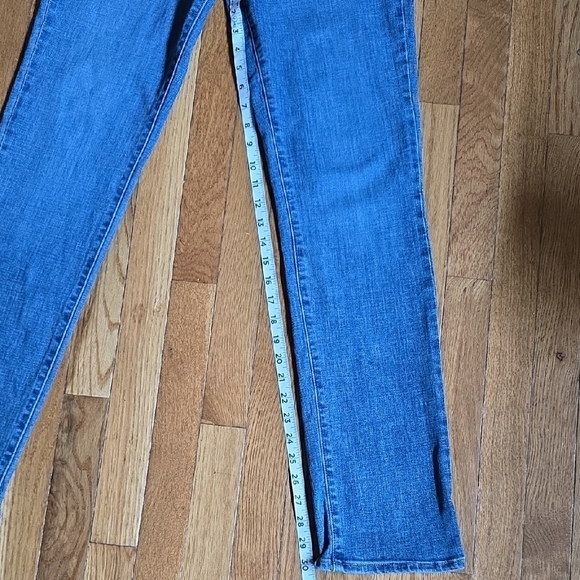 Levi's 724 High Rise Straight Leg  Size 30 - Picture 2 of 8